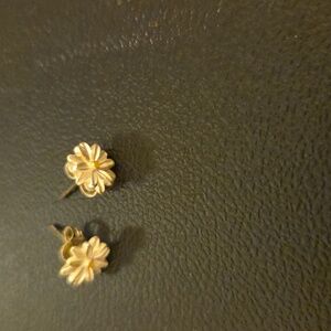 Daisy Flower Stud Earrings